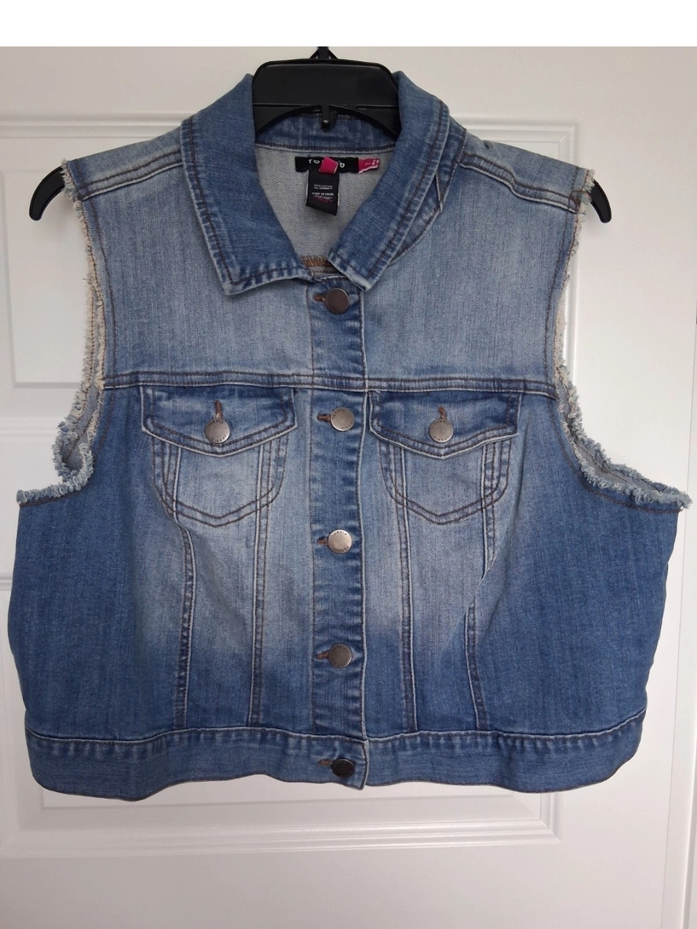 Torrid 3 Light Wash Denim Vest 3x Button Up Plus Size Festival Concet Boho